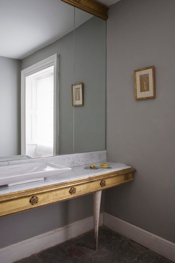 Graue Wandfarbe im Wohnzimmer