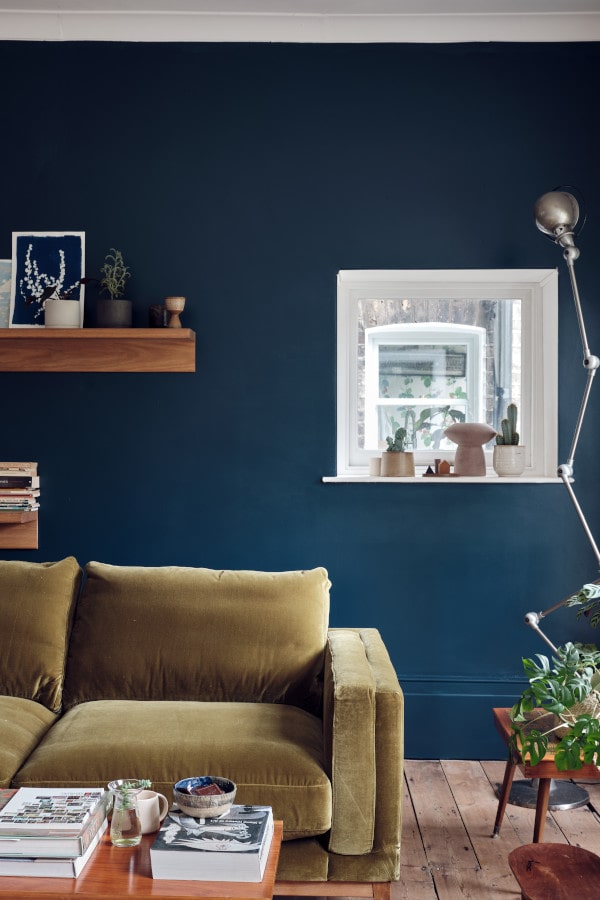 Blaue Wandfarbe im Wohnzimmer